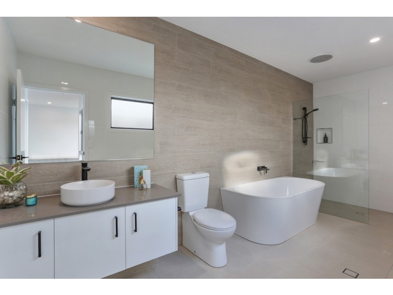 5 Osborne Circuit, Maroochydore QLD 4558