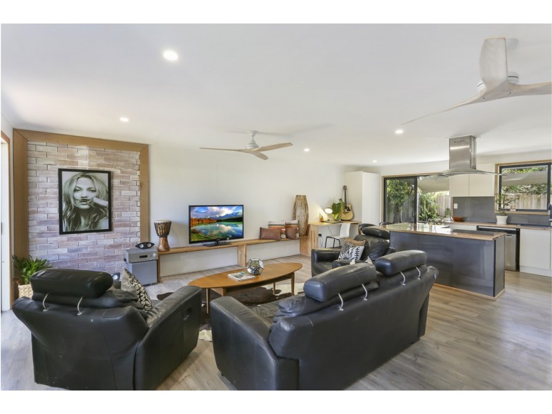 15 Curbarra Street, Buddina QLD 4575