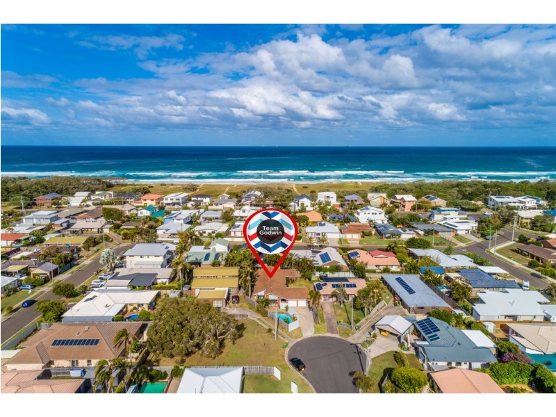 5 Neelong Court, Warana QLD 4575