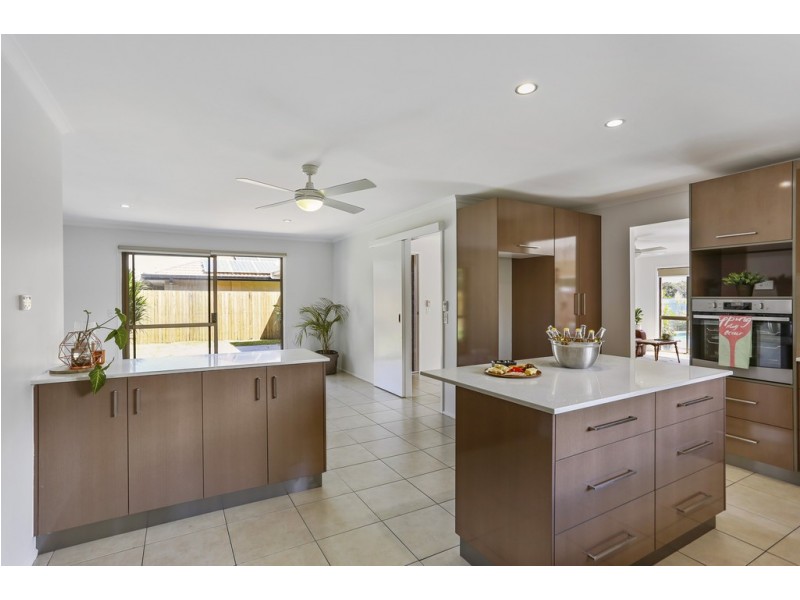 5 Neelong Court, Warana QLD 4575