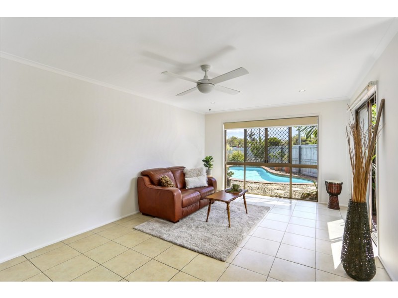 5 Neelong Court, Warana QLD 4575