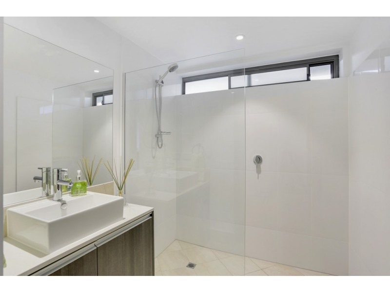 U106/1 Fiji Court, Kawana Island QLD 4575