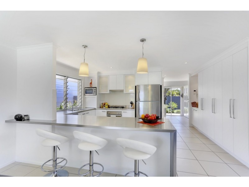 11 Benalla Street, Warana QLD 4575