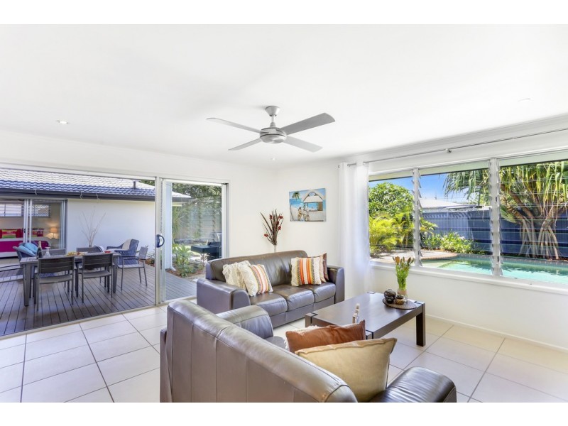 11 Benalla Street, Warana QLD 4575