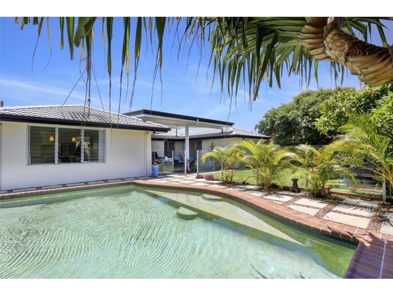 11 Benalla Street, Warana QLD 4575