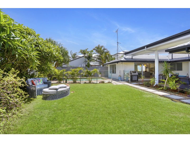 11 Benalla Street, Warana QLD 4575