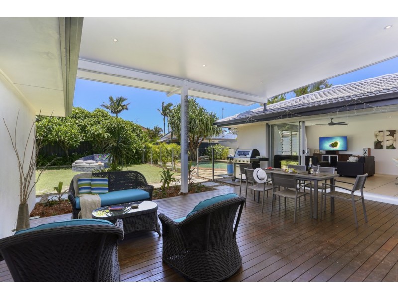 11 Benalla Street, Warana QLD 4575