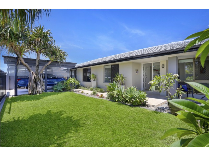 11 Benalla Street, Warana QLD 4575