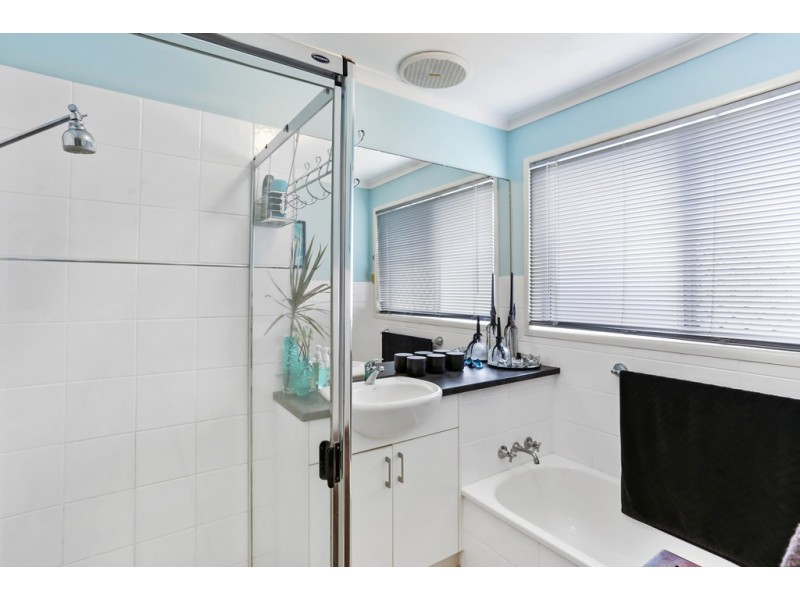 9 Minkara Street, Warana QLD 4575