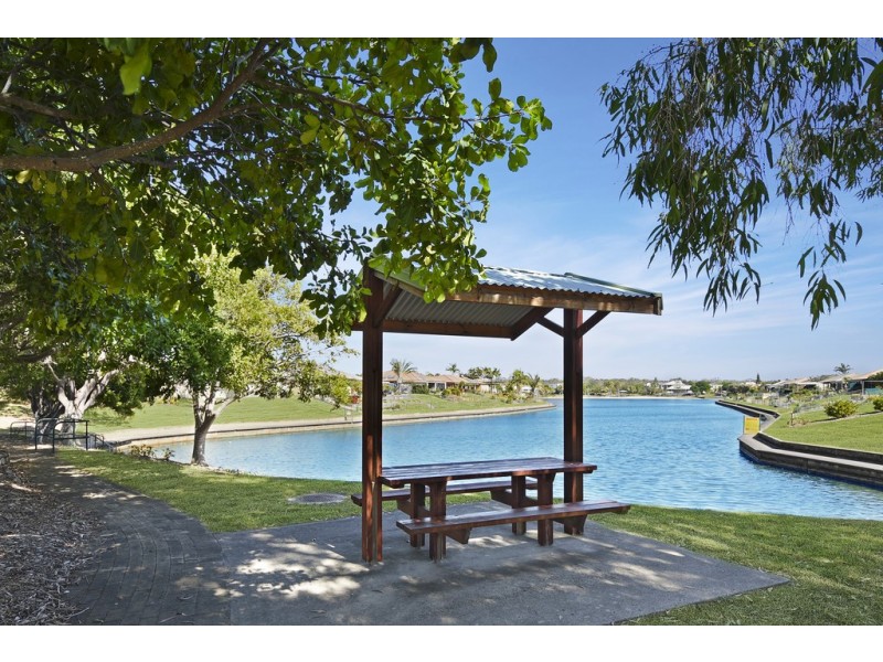 195/4 Melody Court, Warana QLD 4575