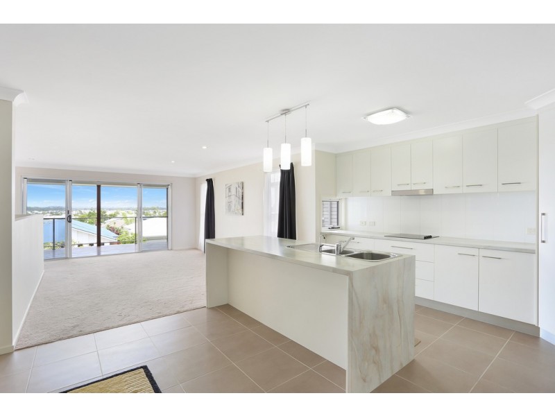 24 Robur Crescent, Mountain Creek QLD 4557