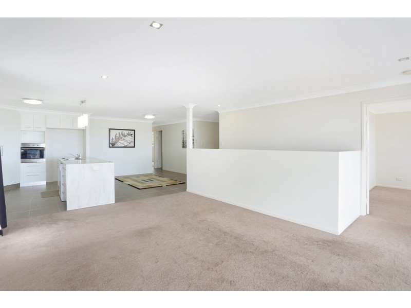 24 Robur Crescent, Mountain Creek QLD 4557