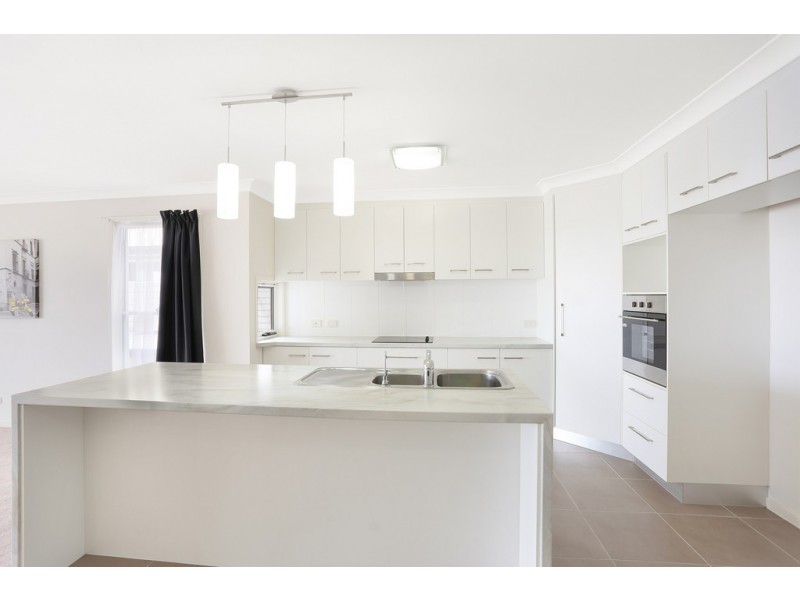 24 Robur Crescent, Mountain Creek QLD 4557