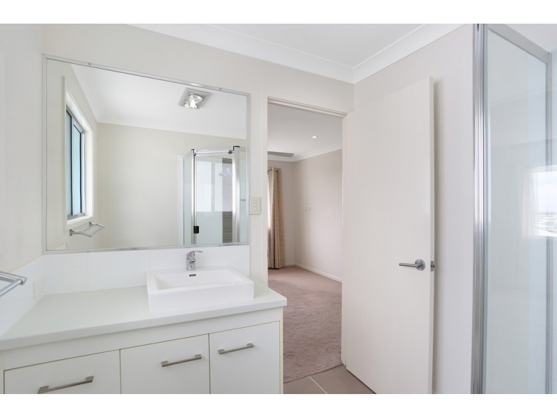 24 Robur Crescent, Mountain Creek QLD 4557