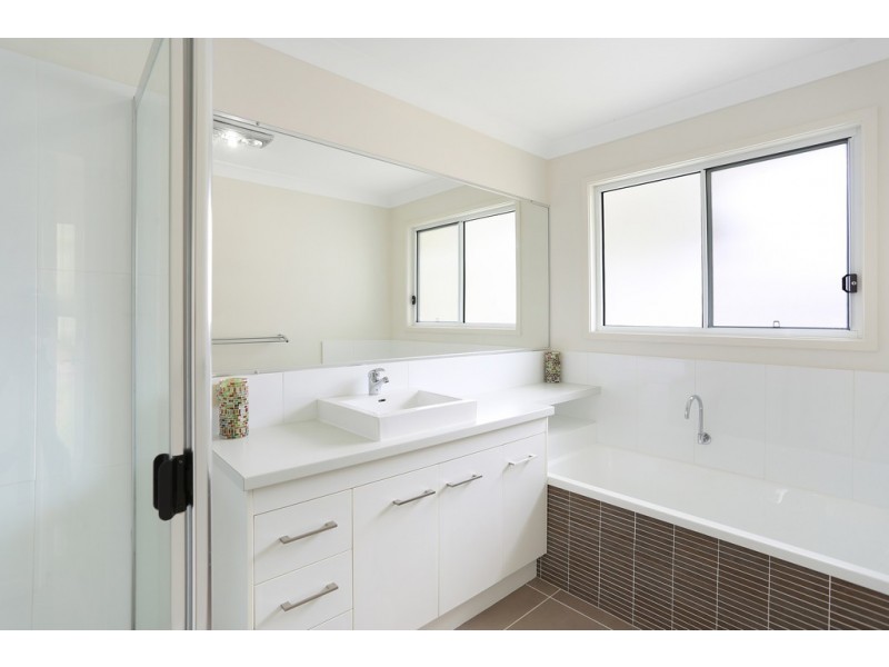 24 Robur Crescent, Mountain Creek QLD 4557