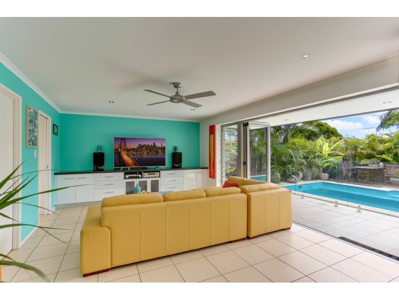 1 Peacock Crescent, Bokarina QLD 4575