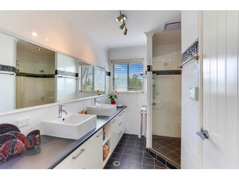 1 Peacock Crescent, Bokarina QLD 4575