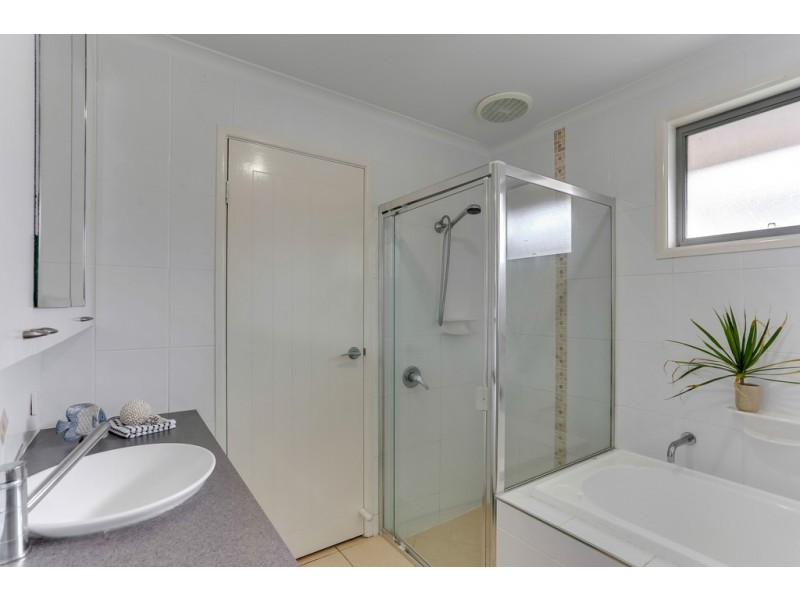 1 Peacock Crescent, Bokarina QLD 4575