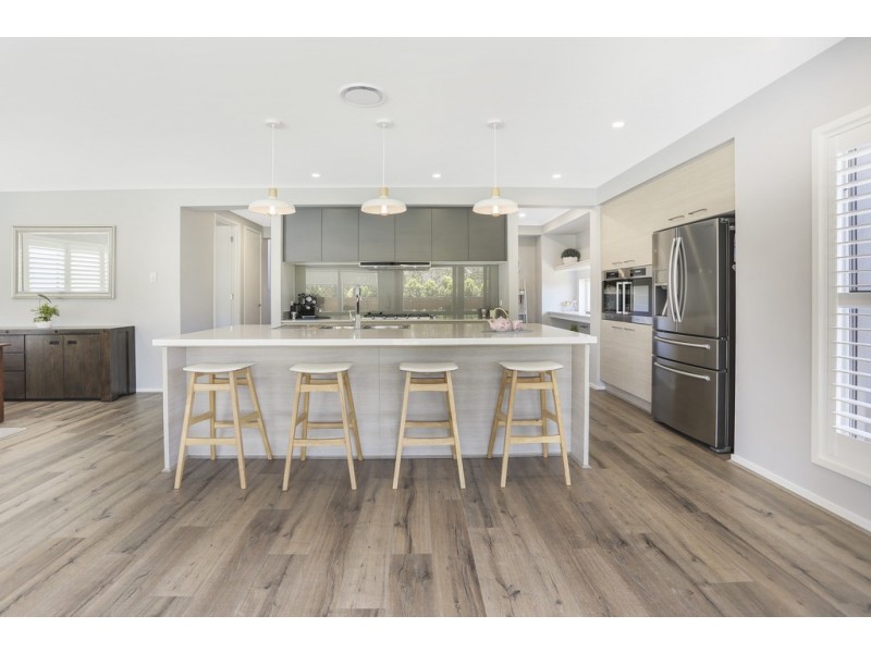 8 Endurance Place, Birtinya QLD 4575