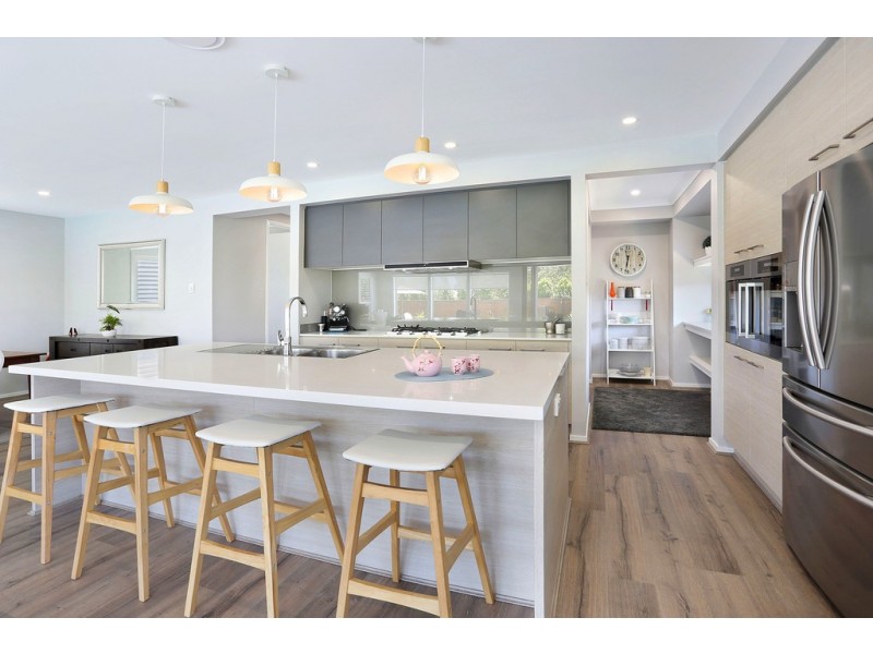 8 Endurance Place, Birtinya QLD 4575