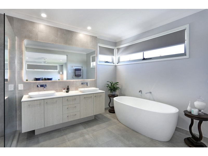 8 Endurance Place, Birtinya QLD 4575