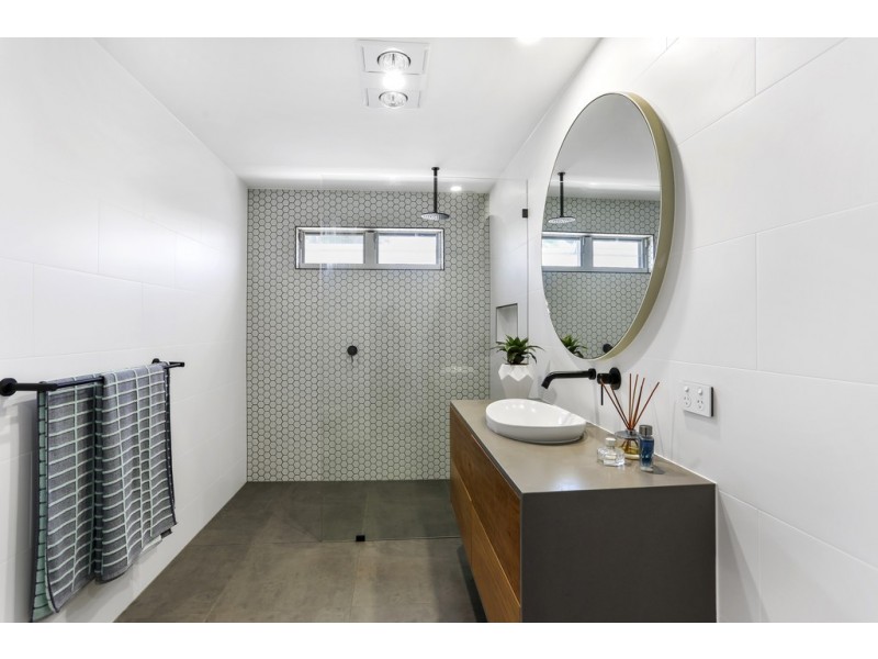 8 Girraween Street, Warana QLD 4575