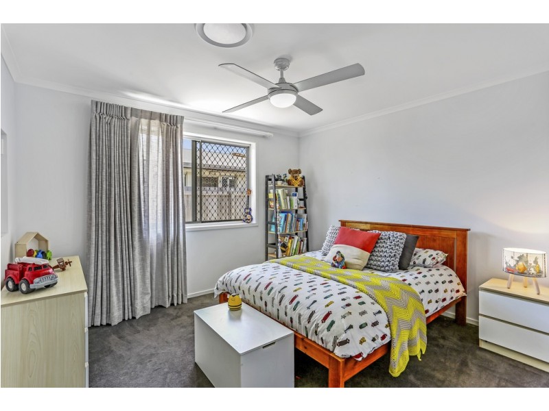 8 Girraween Street, Warana QLD 4575