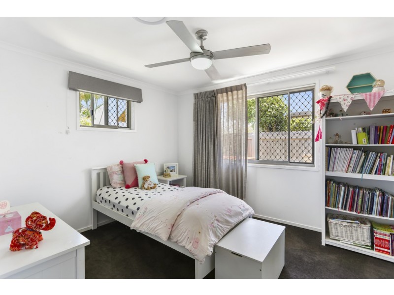 8 Girraween Street, Warana QLD 4575