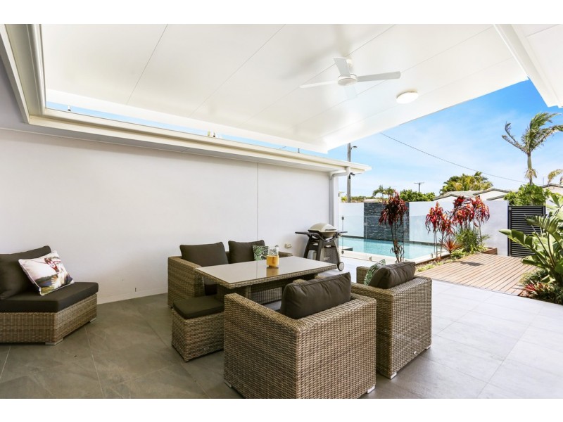 8 Girraween Street, Warana QLD 4575