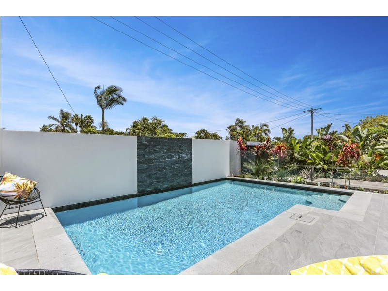 8 Girraween Street, Warana QLD 4575