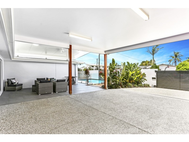 8 Girraween Street, Warana QLD 4575