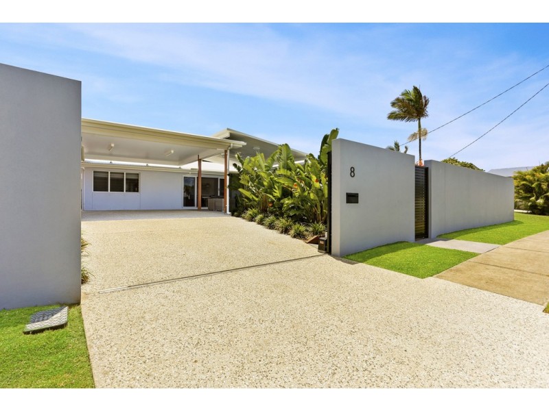 8 Girraween Street, Warana QLD 4575