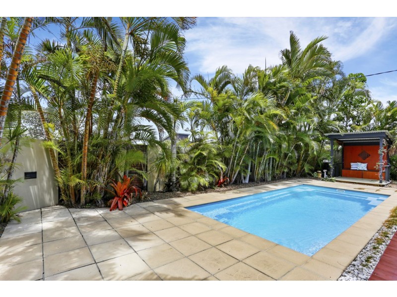 13 Bandaroo Street, Warana QLD 4575