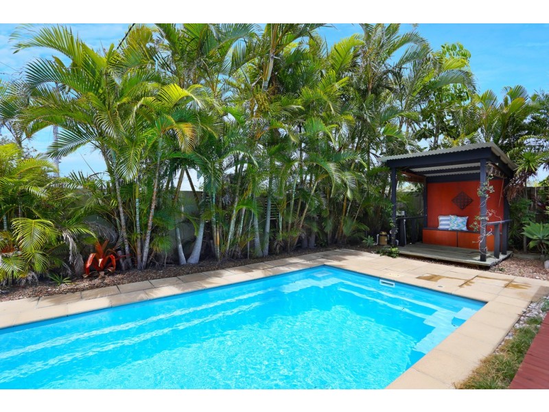 13 Bandaroo Street, Warana QLD 4575