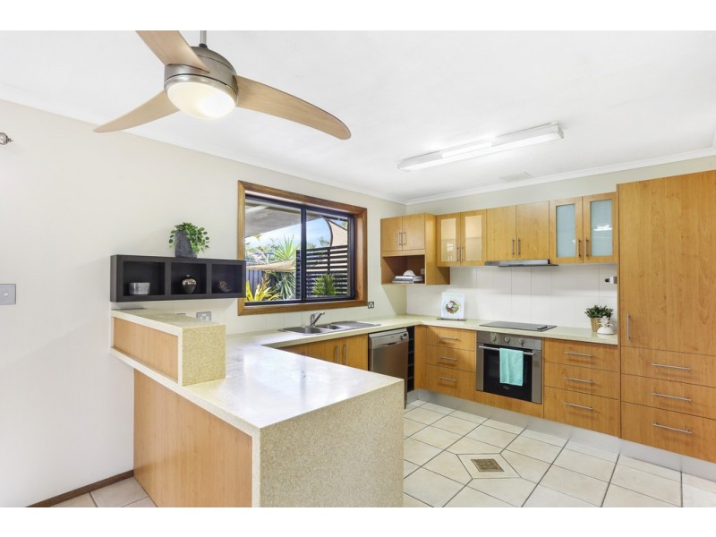 13 Bandaroo Street, Warana QLD 4575
