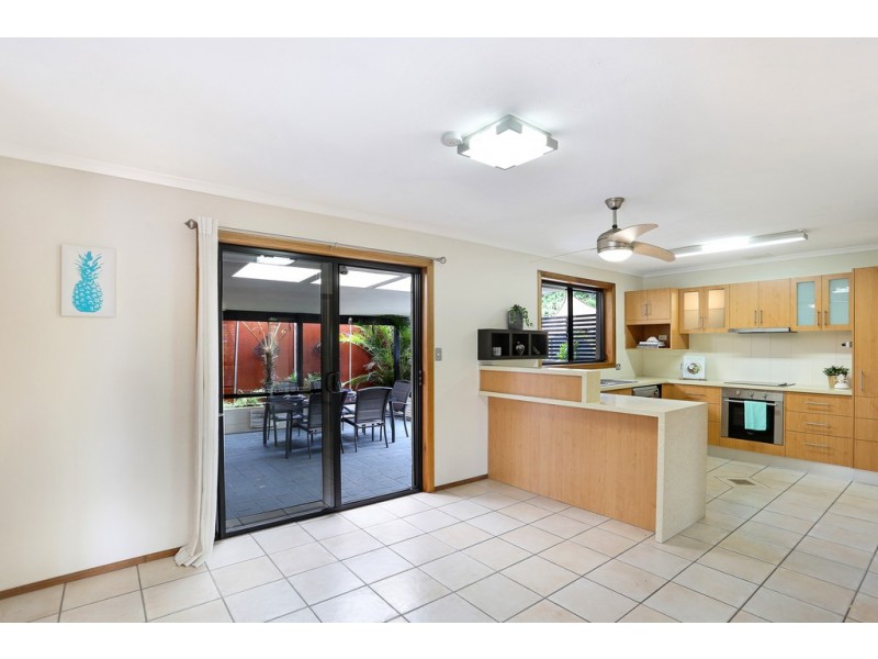 13 Bandaroo Street, Warana QLD 4575