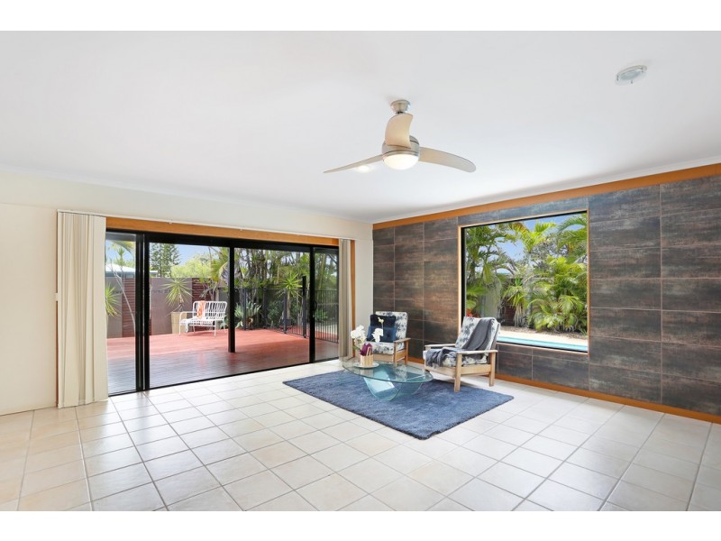 13 Bandaroo Street, Warana QLD 4575