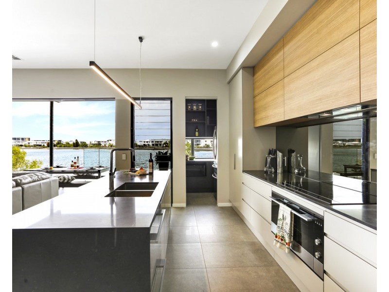 6 Reflection Crescent, Birtinya QLD 4575
