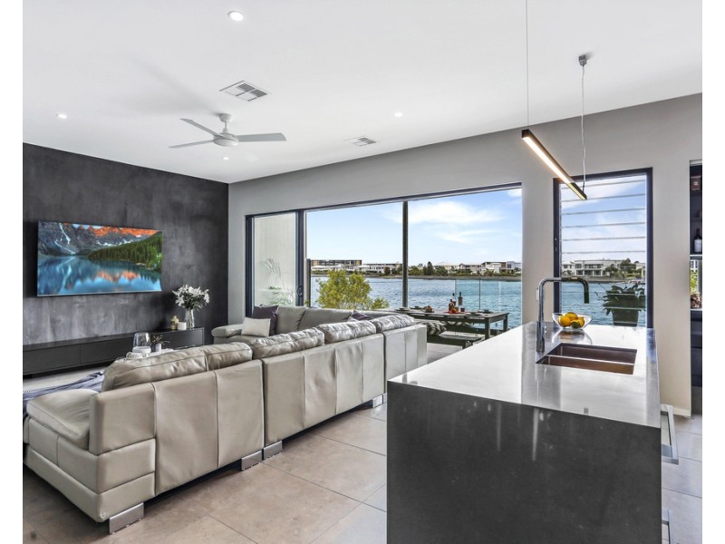 6 Reflection Crescent, Birtinya QLD 4575