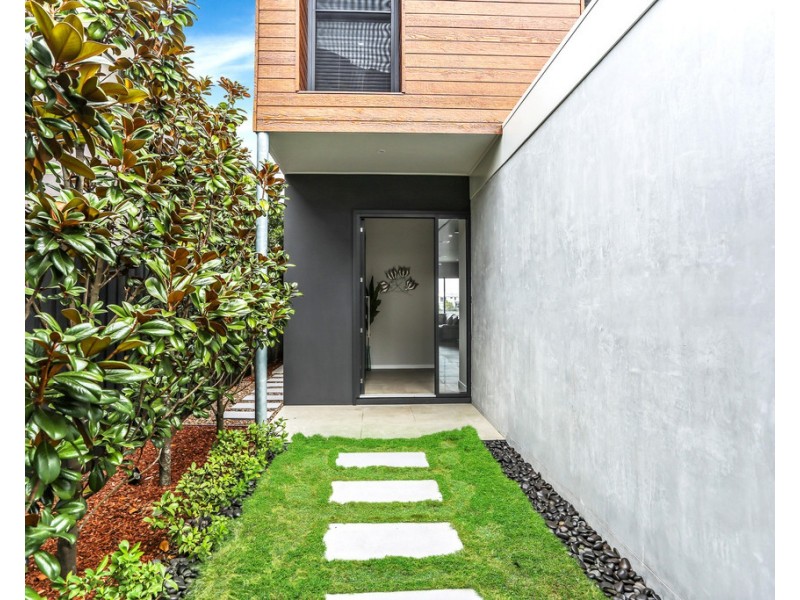 6 Reflection Crescent, Birtinya QLD 4575