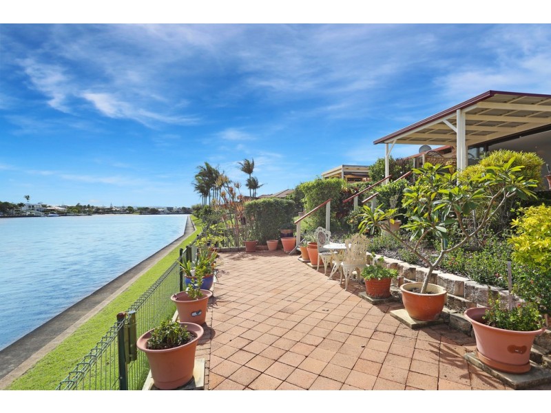 176/2 Melody Court, Warana QLD 4575