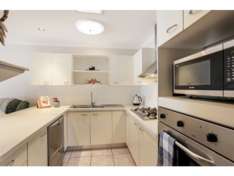 176/2 Melody Court, Warana QLD 4575