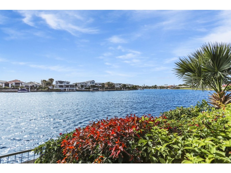 293/6 Melody Court, Warana QLD 4575