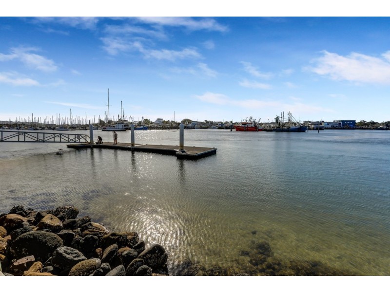 27A Oomoo Street, Buddina QLD 4575