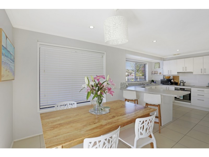 24 Bermagui Crescent, Buddina QLD 4575