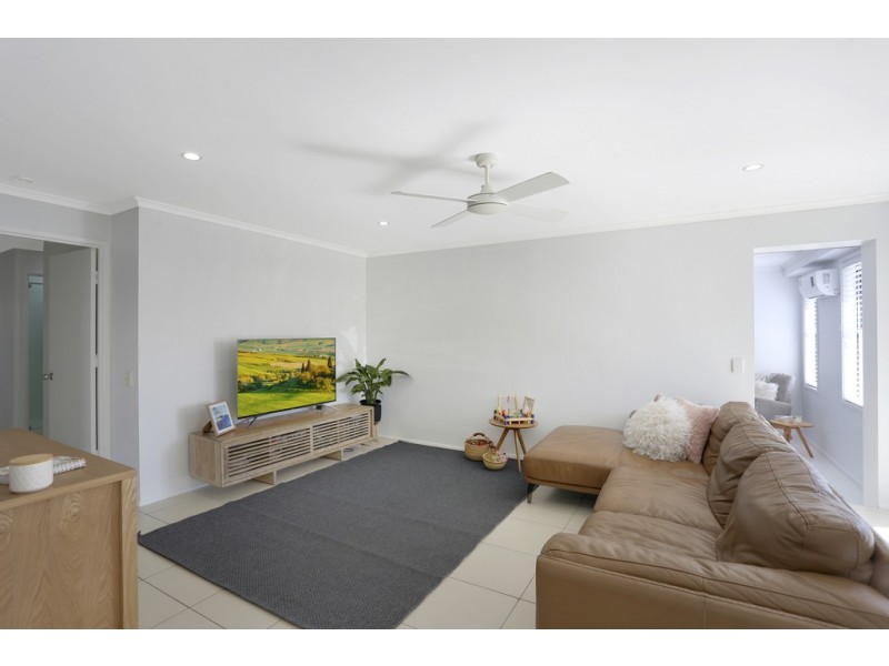24 Bermagui Crescent, Buddina QLD 4575