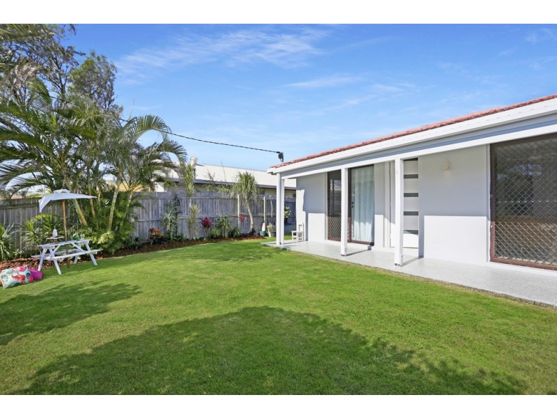 24 Bermagui Crescent, Buddina QLD 4575