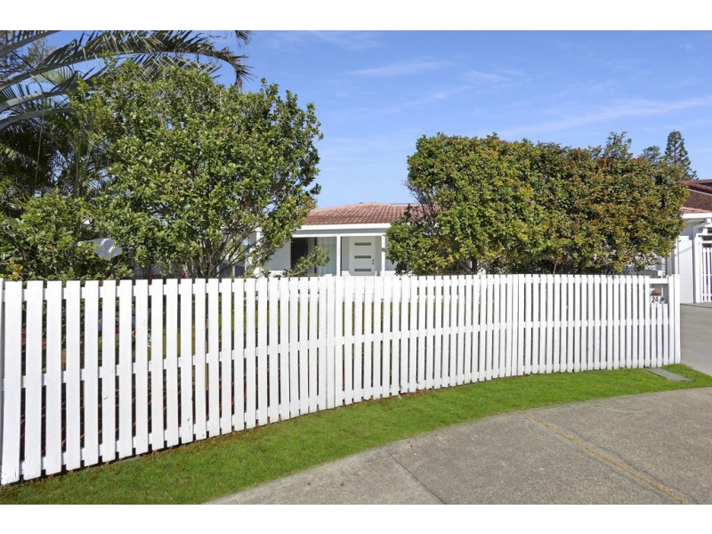 24 Bermagui Crescent, Buddina QLD 4575