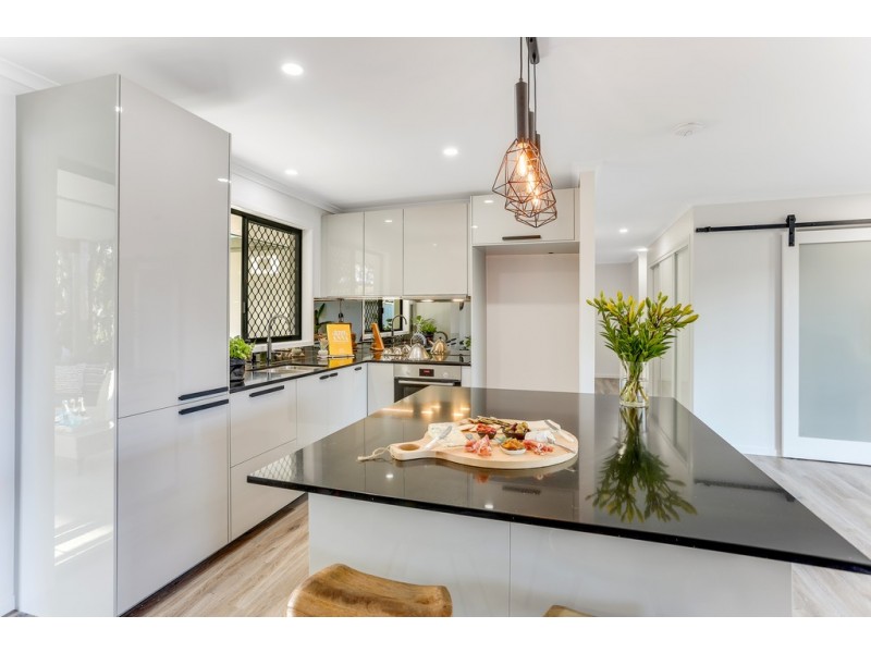 3 Lory Place, Parrearra QLD 4575