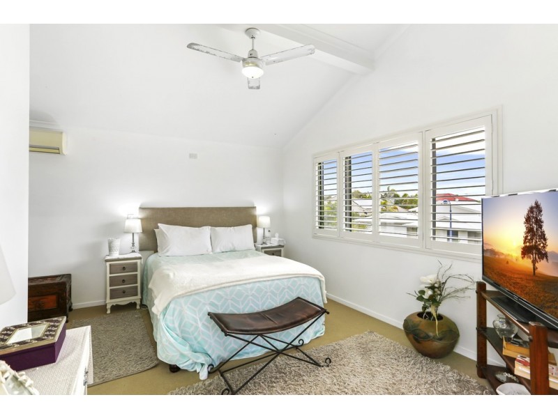 15 Santorini Court, Kawana Island QLD 4575